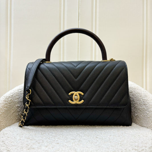Chanel Medium 29cm Coco Handle Flap with Burgundy Lizard-Embossed Calfskin Handle in Chevron Quilted Black Caviar and GHW