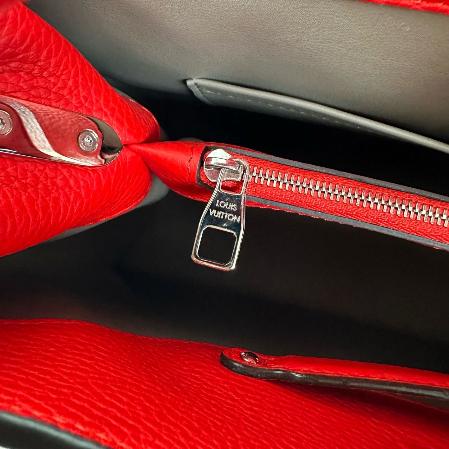 Louis-Vuitton Capucines MM Taurillon Calfskin Red SHW