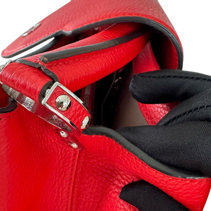 Louis-Vuitton Capucines MM Taurillon Calfskin Red SHW
