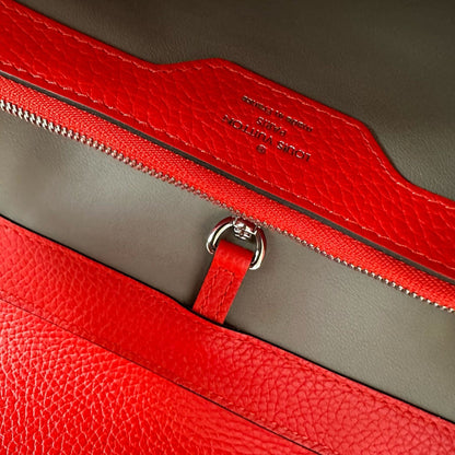 Louis-Vuitton Capucines MM Taurillon Calfskin Red SHW