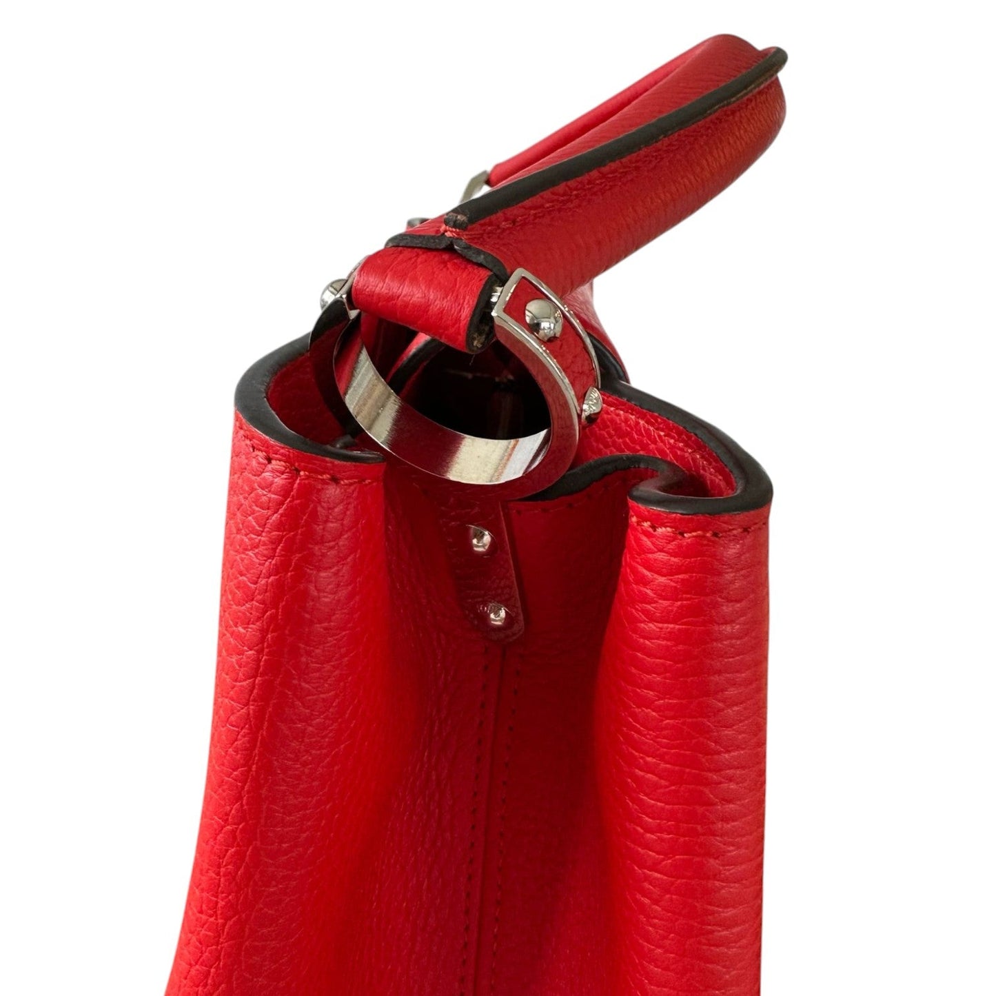Louis-Vuitton Capucines MM Taurillon Calfskin Red SHW