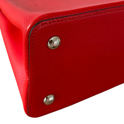 Louis-Vuitton Capucines MM Taurillon Calfskin Red SHW