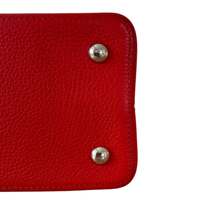 Louis-Vuitton Capucines MM Taurillon Calfskin Red SHW