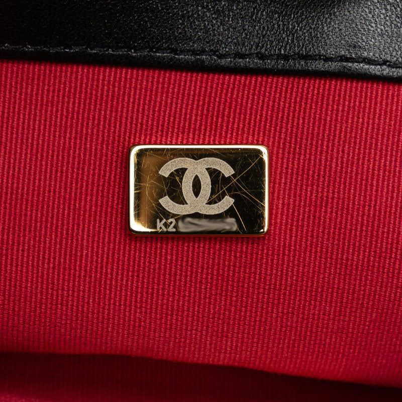 Chanel Chanel 19 Flap Bag  Leather Shoulder Bag in Excellent condition