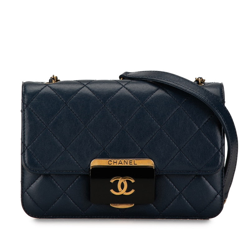 Chanel Quilted Leather Beauty Lock Shoulder Bag Leather Shoulder Bag in Good condition