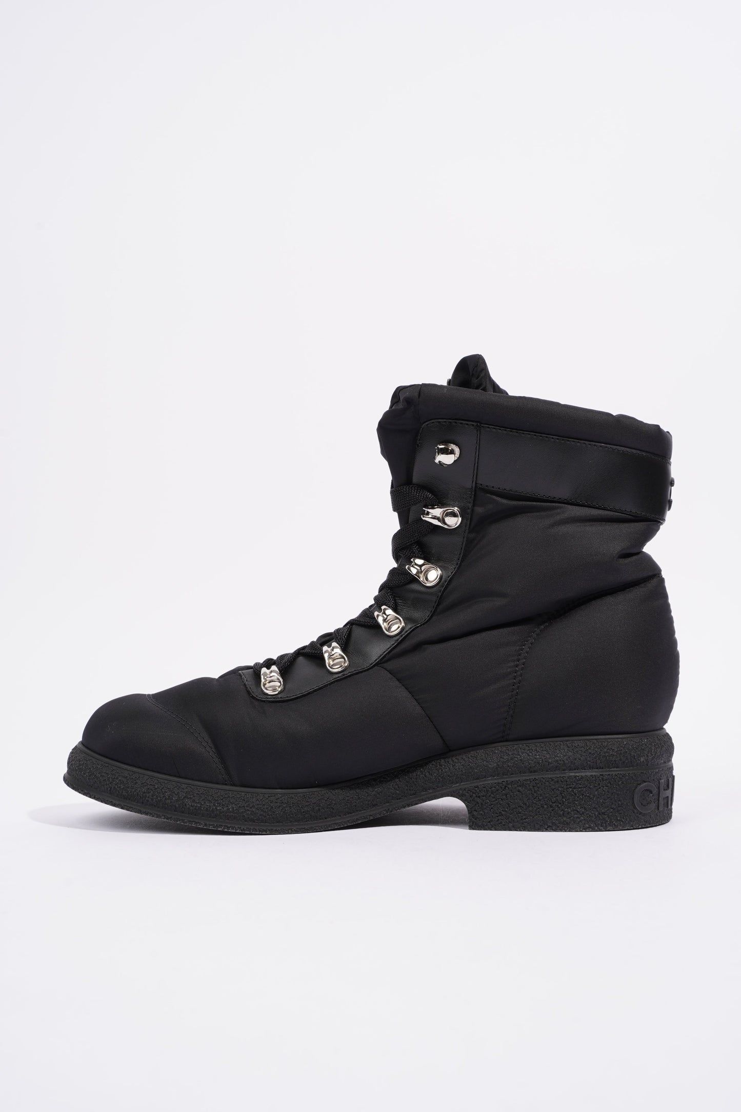 Chanel CC Logo Sneaker Black Suede EU 41 UK 8