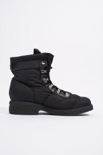 Chanel CC Logo Sneaker Black Suede EU 41 UK 8