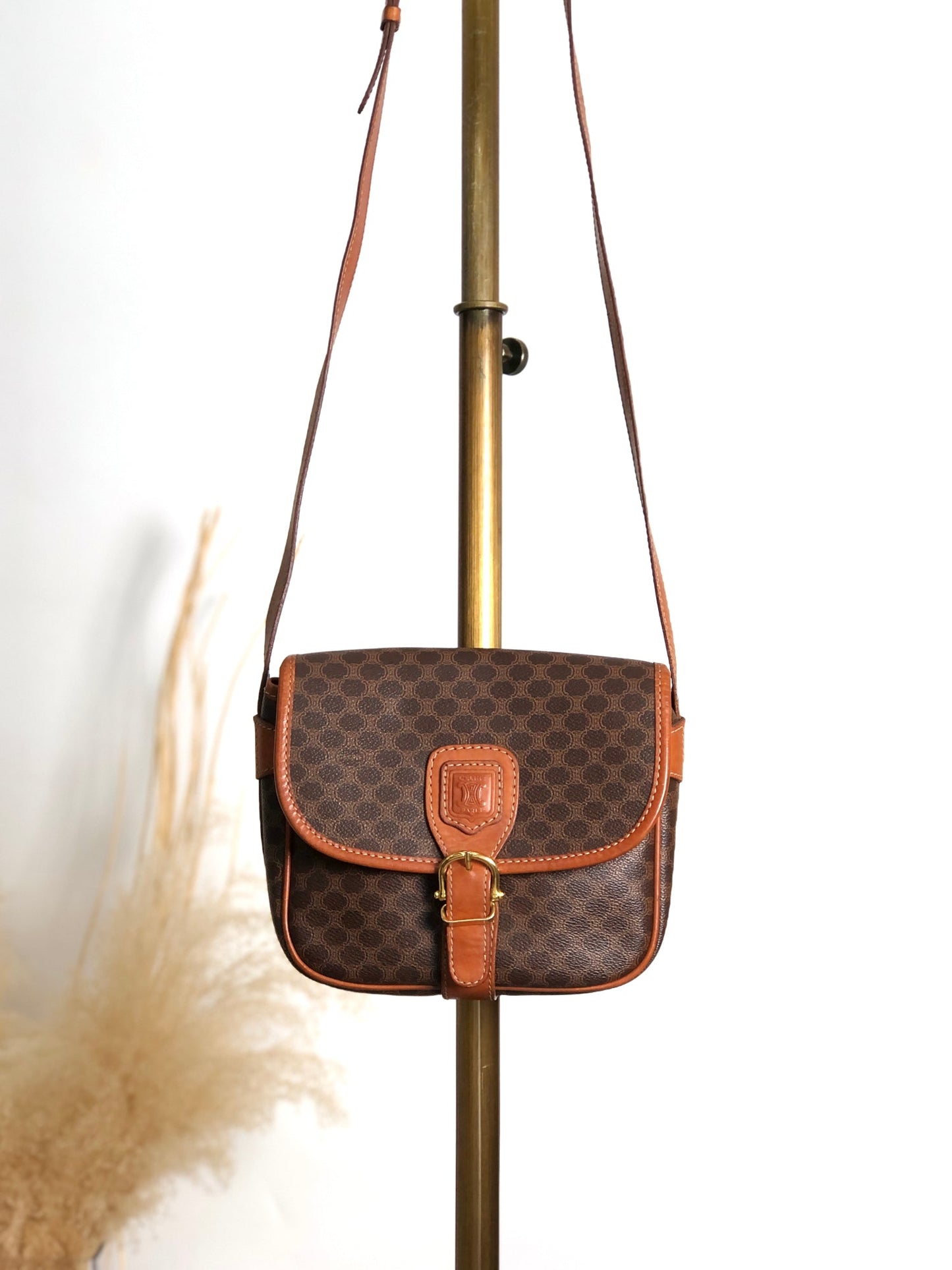 CELINE  Front Buckle Shoulder bag Brown Vintage v3jfnr