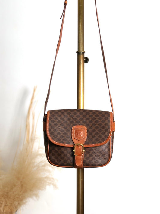 CELINE  Front Buckle Shoulder bag Brown Vintage v3jfnr