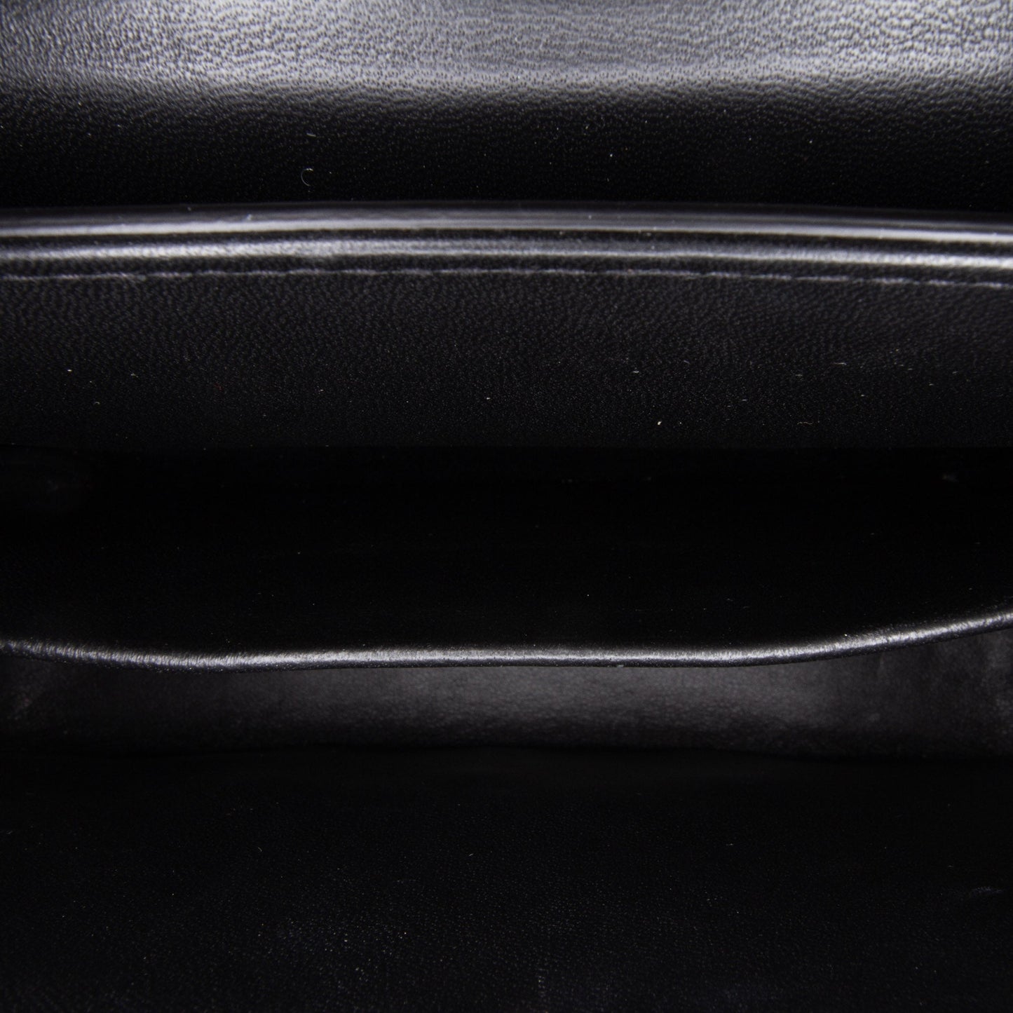 Micro Smooth Calfskin 30 Montaigne Flap