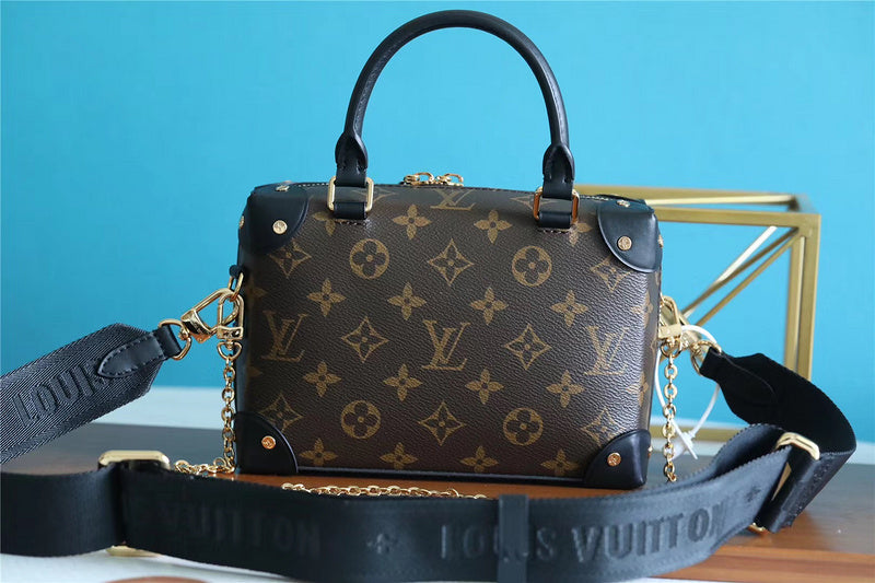 The Franco Shops - Louis Vuittons  - 7709