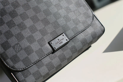Franco Shops - Louis Vuittons  - 10415