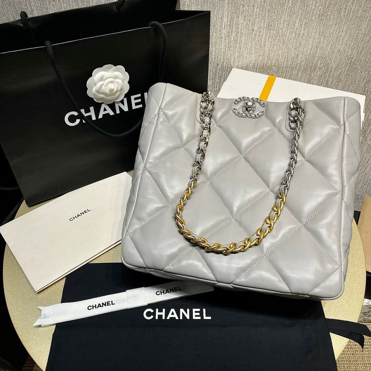 Chanel - Luxury Bag - CHL - 722