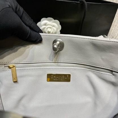 Chanel - Luxury Bag - CHL - 722