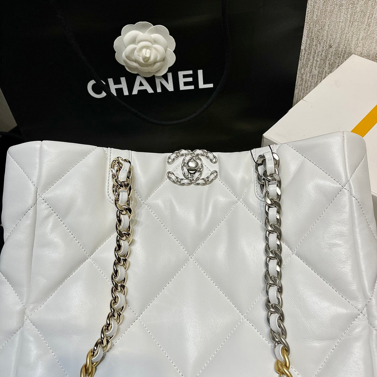 Chanel - Luxury Bag - CHL - 720