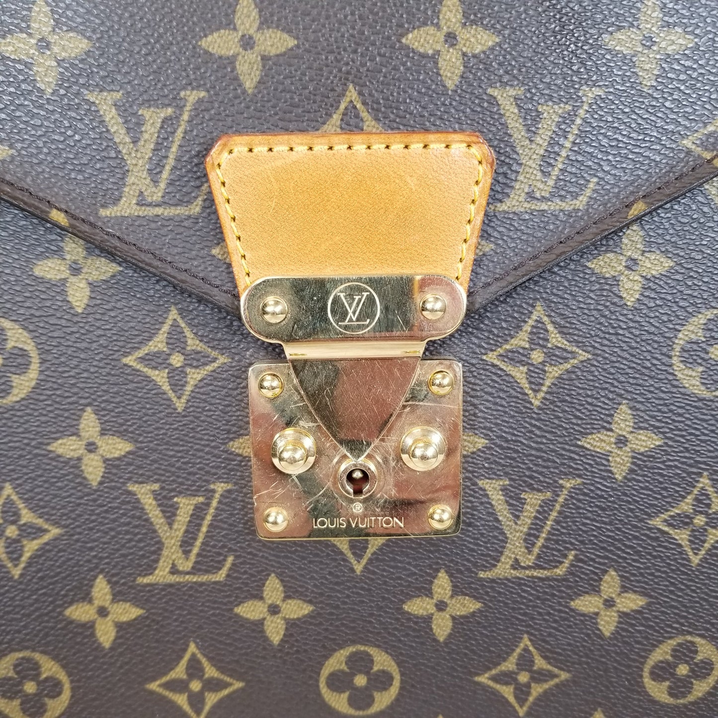 Handbag Designer By Louis Vuitton  Size: Medium