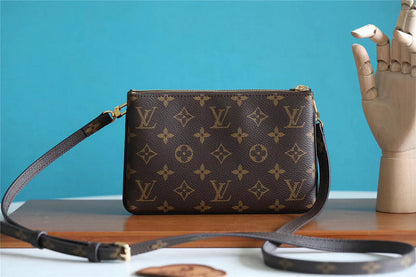 The Franco Shops - Louis Vuittons  - 7803