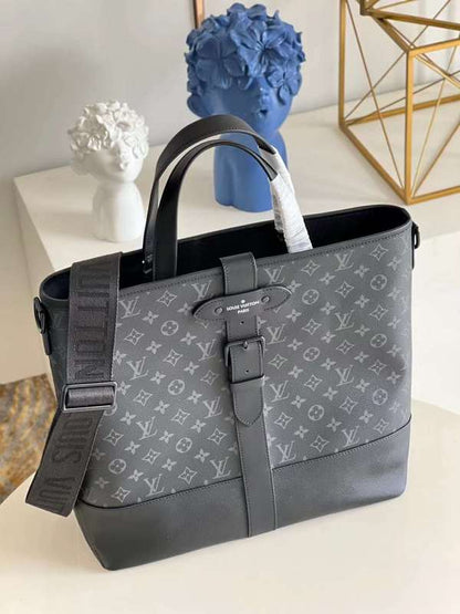 The Franco Shops - Louis Vuittons  - 12041