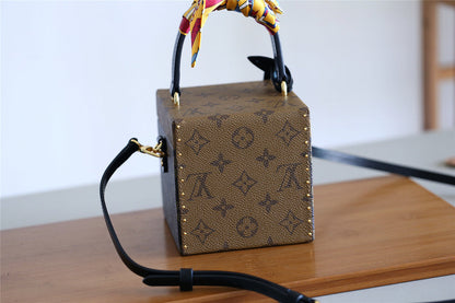 Franco Shops - Louis Vuittons  - 9401