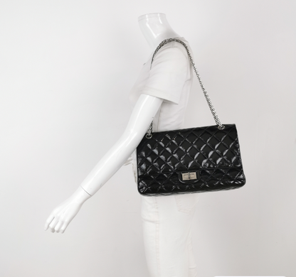 Chanel . Flag Bag Maxi black patent leather *.*cm