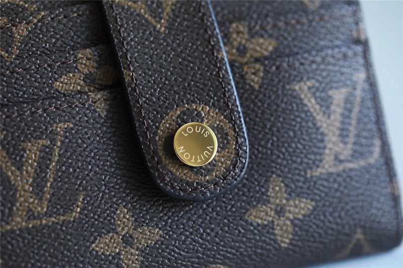 Franco Shops - Louis Vuittons  - 9234
