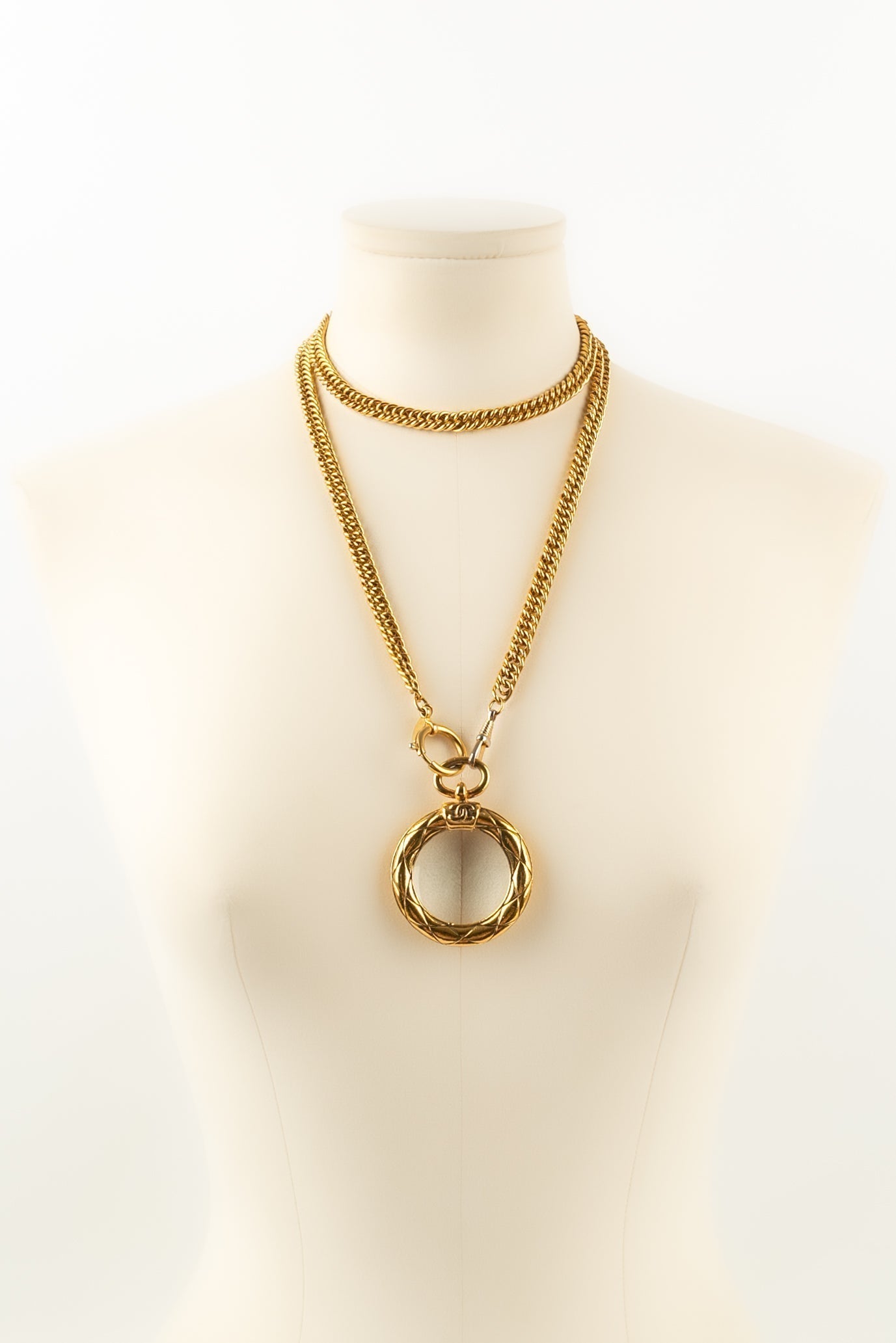 Collier loupe Chanel s