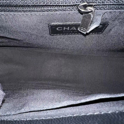 *Like New* Caviar New Medium Boy 28CM Quilted Grained Calfskin Black Ruthenium Silver Hardware Series 27