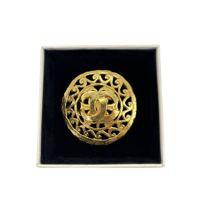 Chanel CC Round Brooch Metal Brooch in Excellent condition