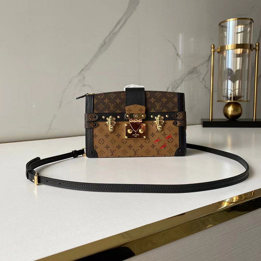 The Franco Shops - Louis Vuittons  - 12064