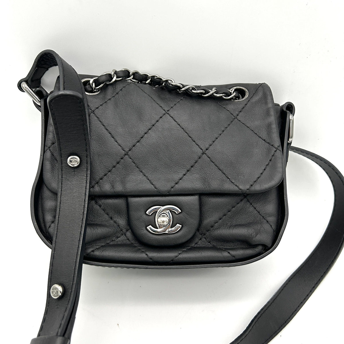 Chanel black quilted lambskin Country mini crossbody bag  ch66252cv