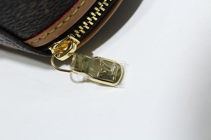 Franco Shops - Louis Vuittons  - 9396