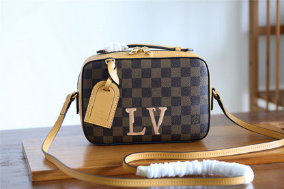 The Franco Shops - Louis Vuittons  - 7889