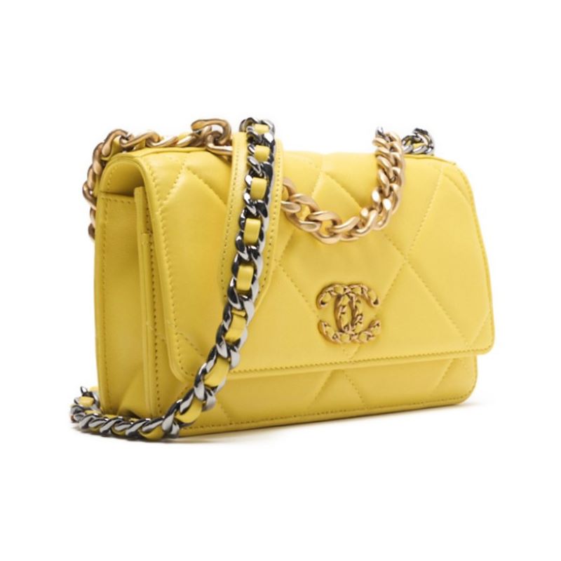 CHANEL 【CHANEL】 CHANEL 19 Matrasse Chain Wallet  Yellow (Gen  Silver Gold)  Wallet  【 Ship】 Khao Yamamoto Online