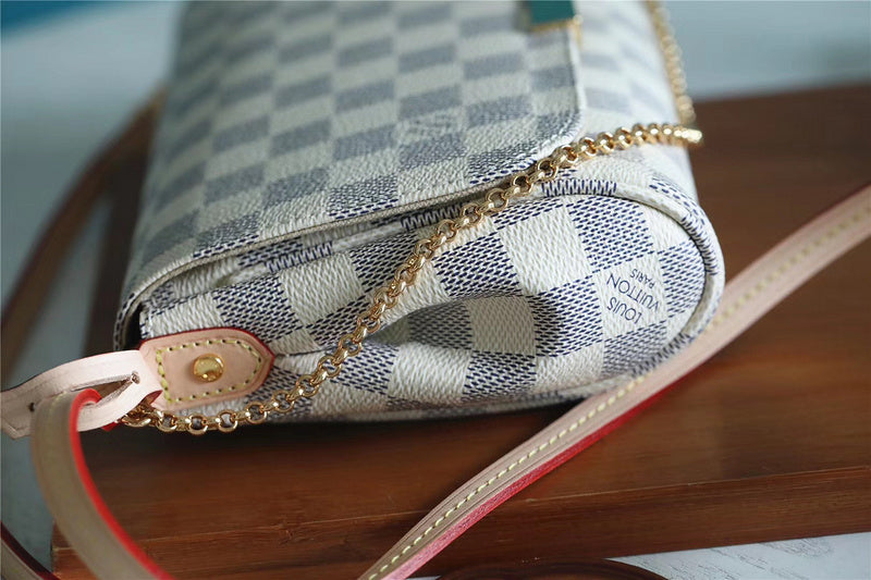 The Franco Shops - Louis Vuittons  - 7746