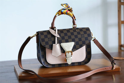 The Franco Shops - Louis Vuittons  - 7850
