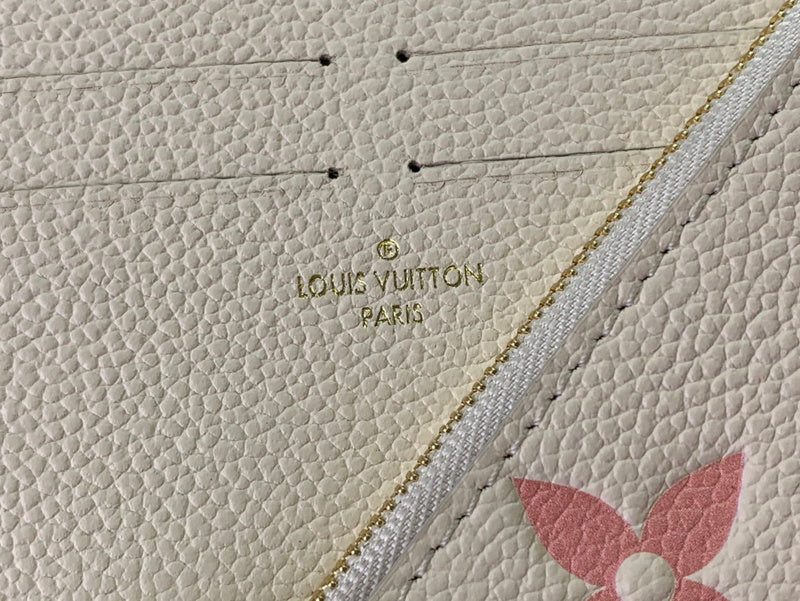 Franco Shops - Louis Vuittons  - 15822