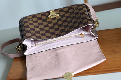 The Franco Shops - Louis Vuittons  - 7860