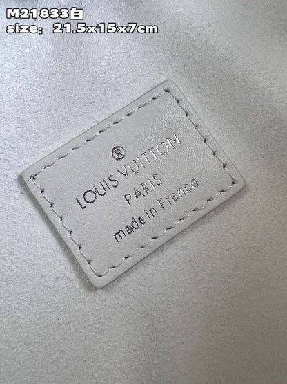 Franco Shops - Louis Vuittons  - 15437