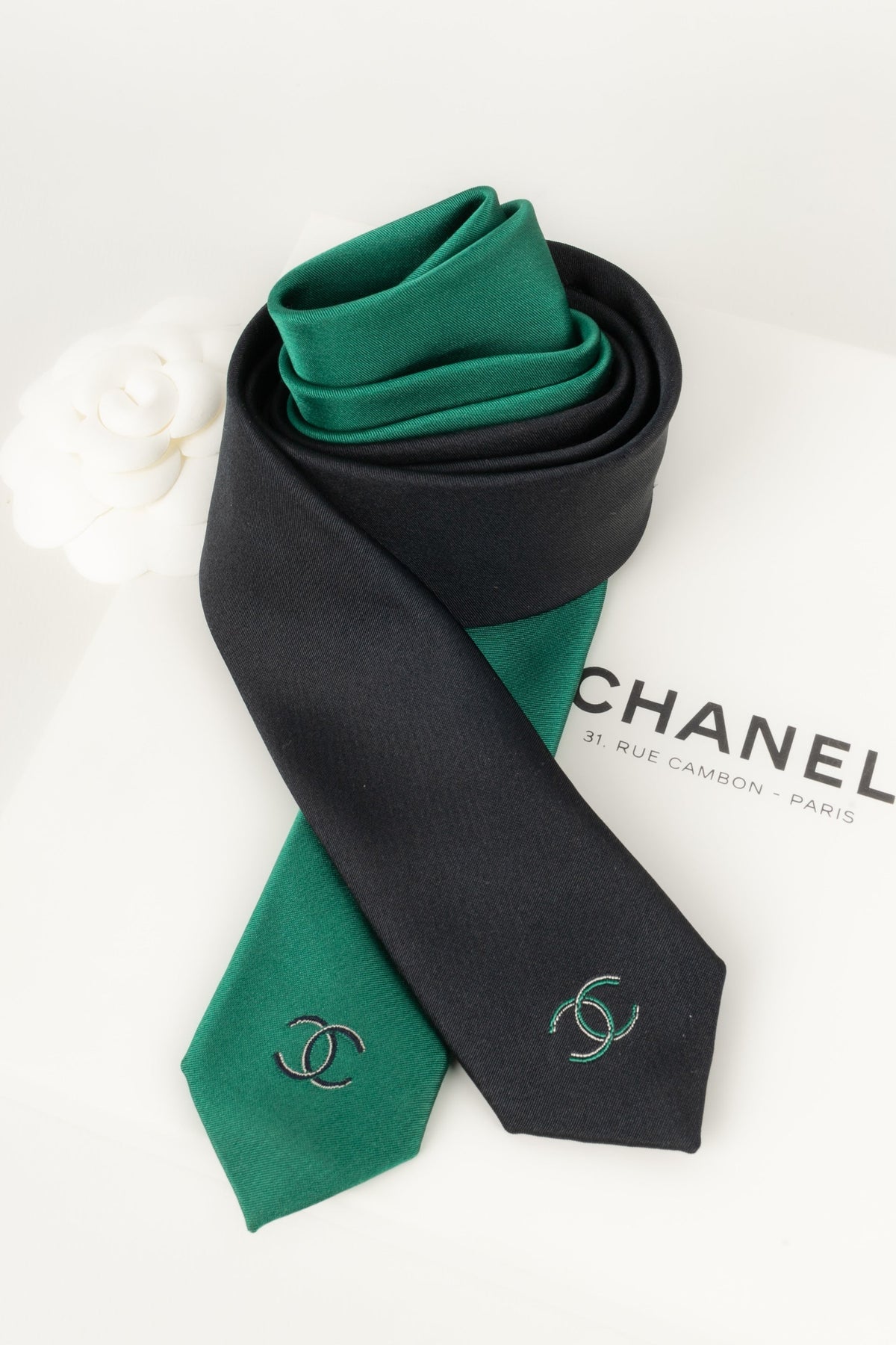 Cravate Chanel