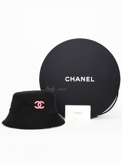 CC Logo Reversible Bucket Hat Black Chanel