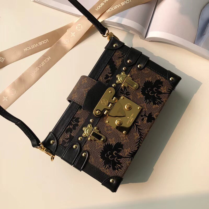 Franco Shops - Louis Vuittons  - 15594