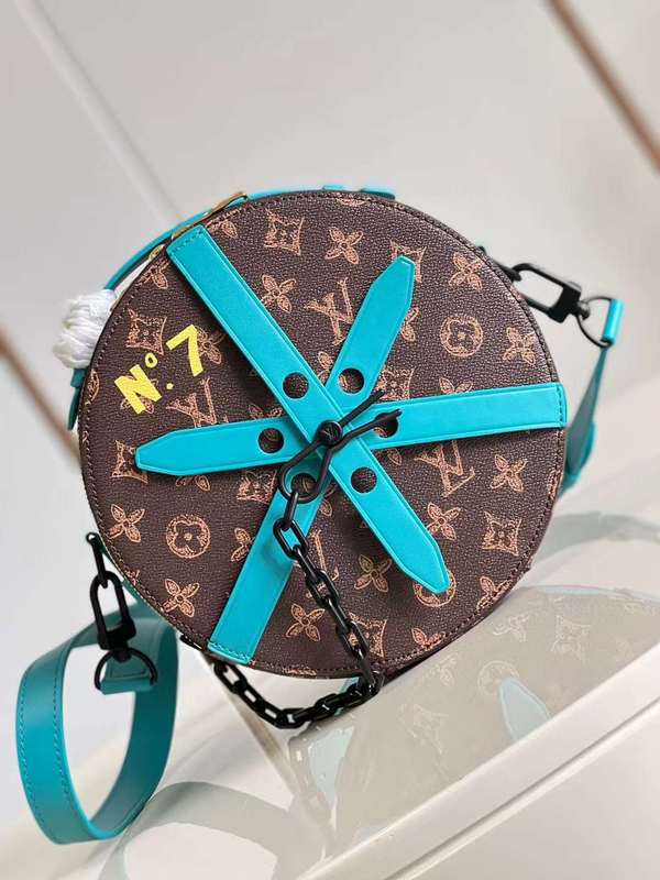 The Franco Shops - Louis Vuittons  - 12072