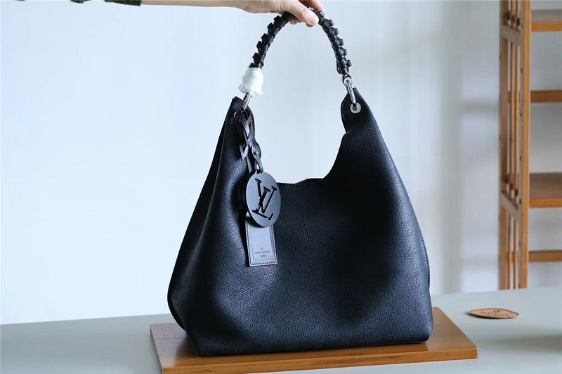 The Franco Shops - Louis Vuittons  - 7921