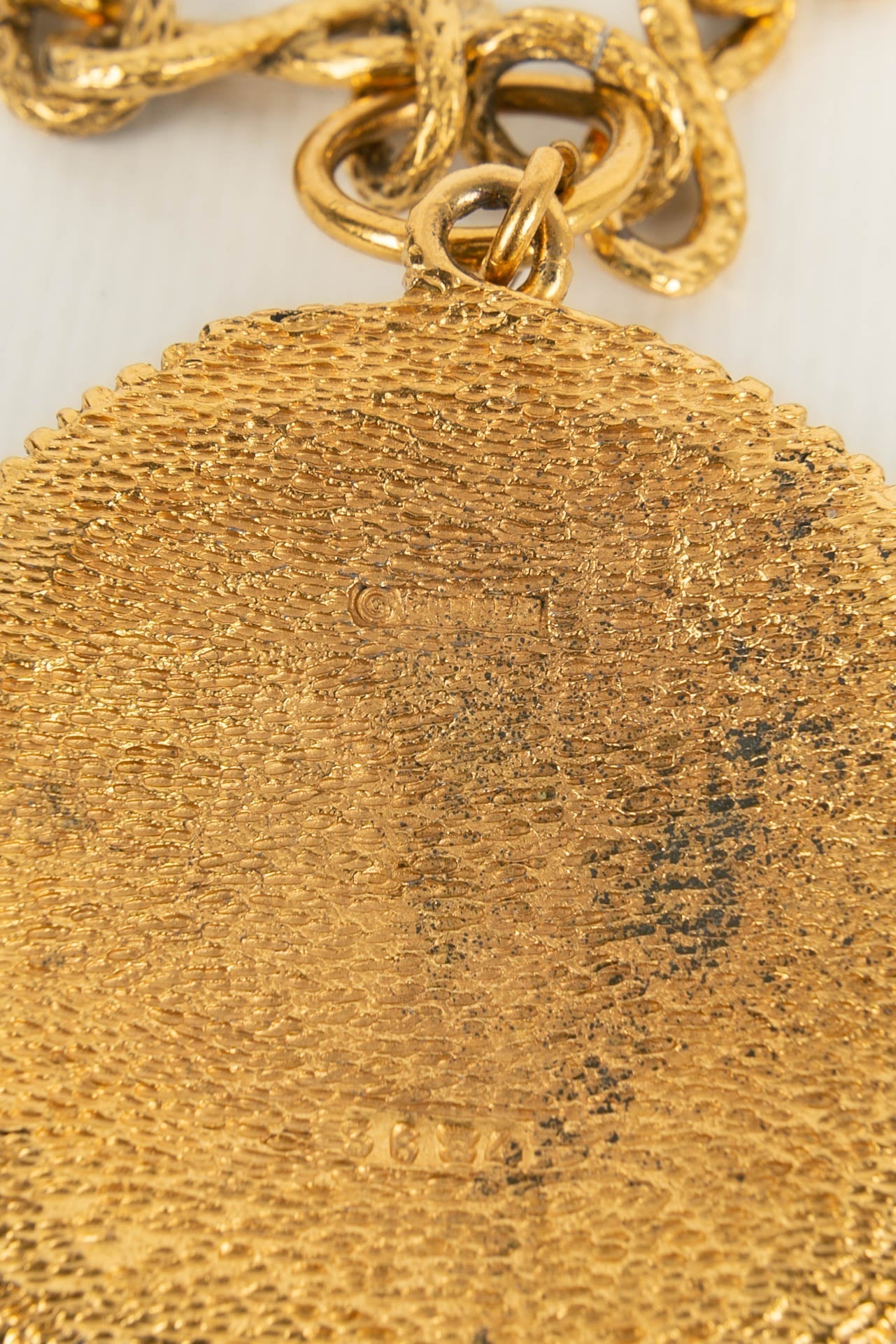 Collier médaillon Chanel 1986