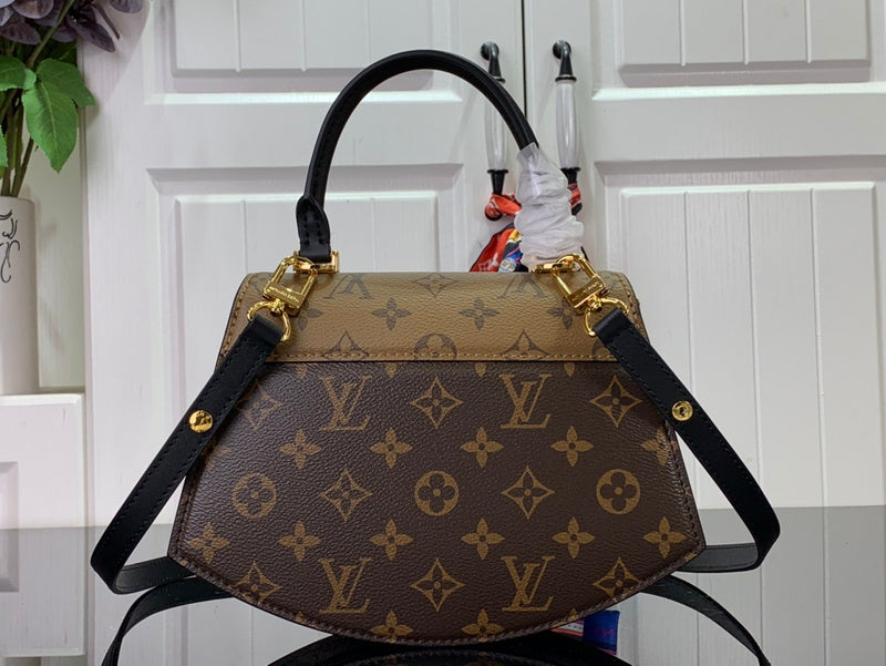 Franco Shops - Louis Vuittons  - 15812