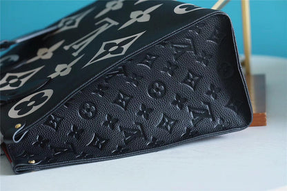 The Franco Shops - Louis Vuittons  - 7728