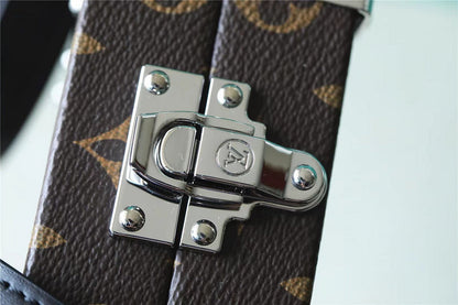 Franco Shops - Louis Vuittons  - 9936