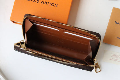 Franco Shops - Louis Vuittons  - 15779