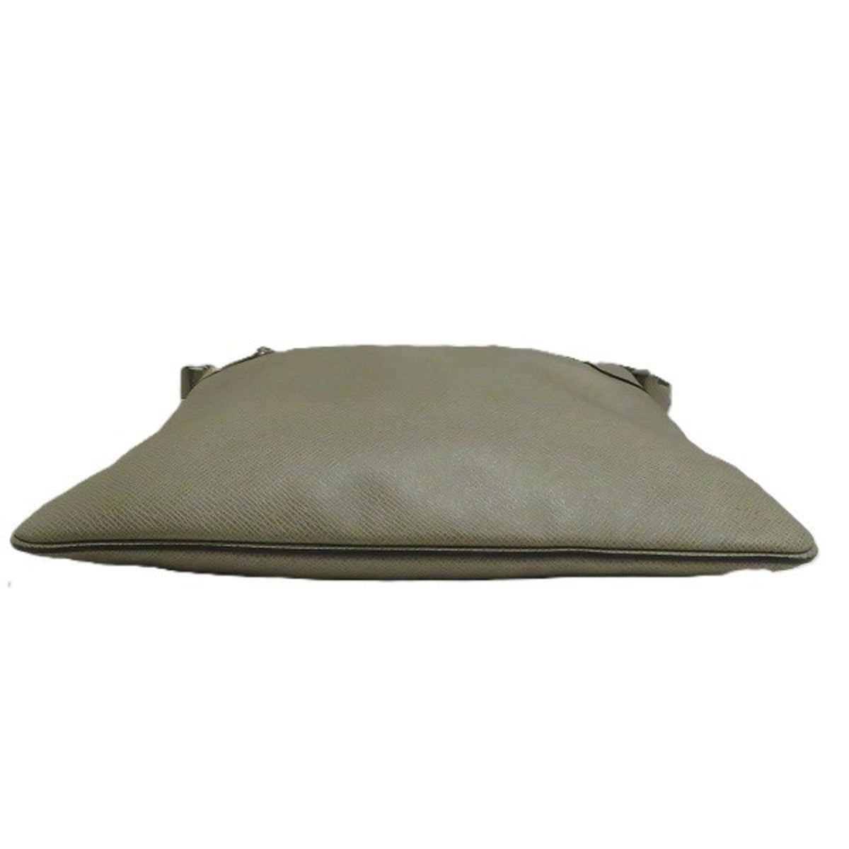Louis Vuitton Taiga  Taiga Leather Shoulder Bag