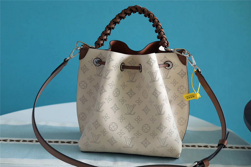 The Franco Shops - Louis Vuittons  - 7905